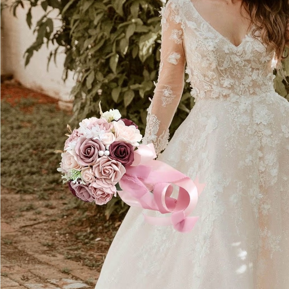 Elegant Pink and Burgundy Floral Bouquet